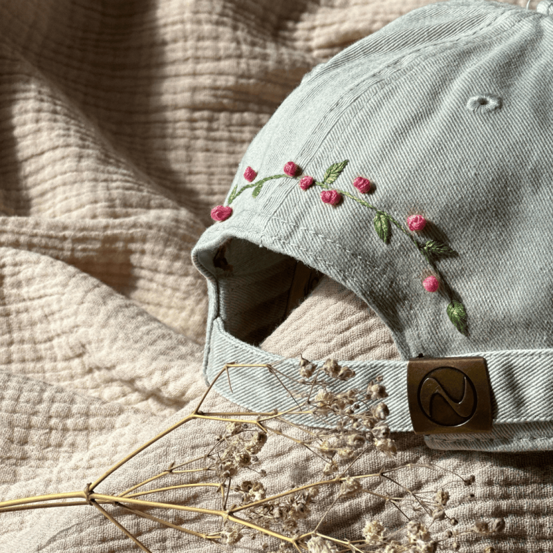 Casquette 100% coton brodée main fleurs roses – Artisanat français - Alobélise Créations