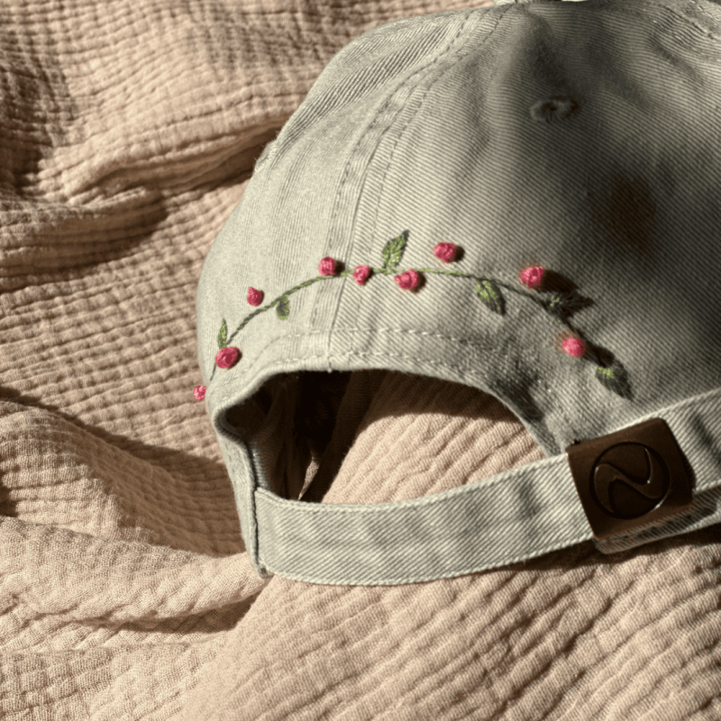 Casquette 100% coton brodée main fleurs roses – Artisanat français - Alobélise Créations