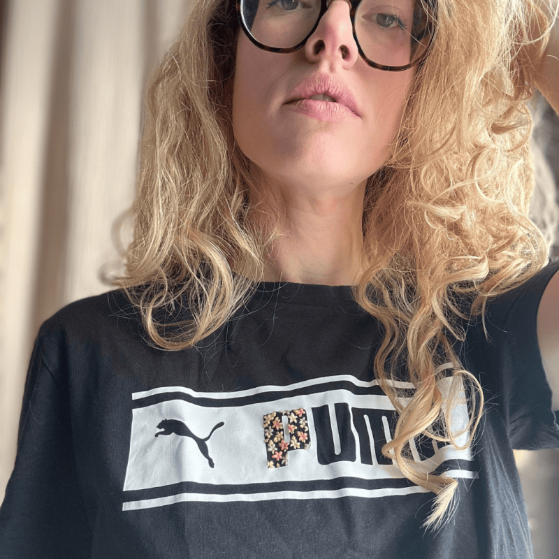Tee-shirt brodé Logo Fleuri - Alobélise Créations