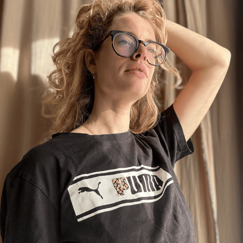 Tee-shirt brodé Logo Fleuri - Alobélise Créations