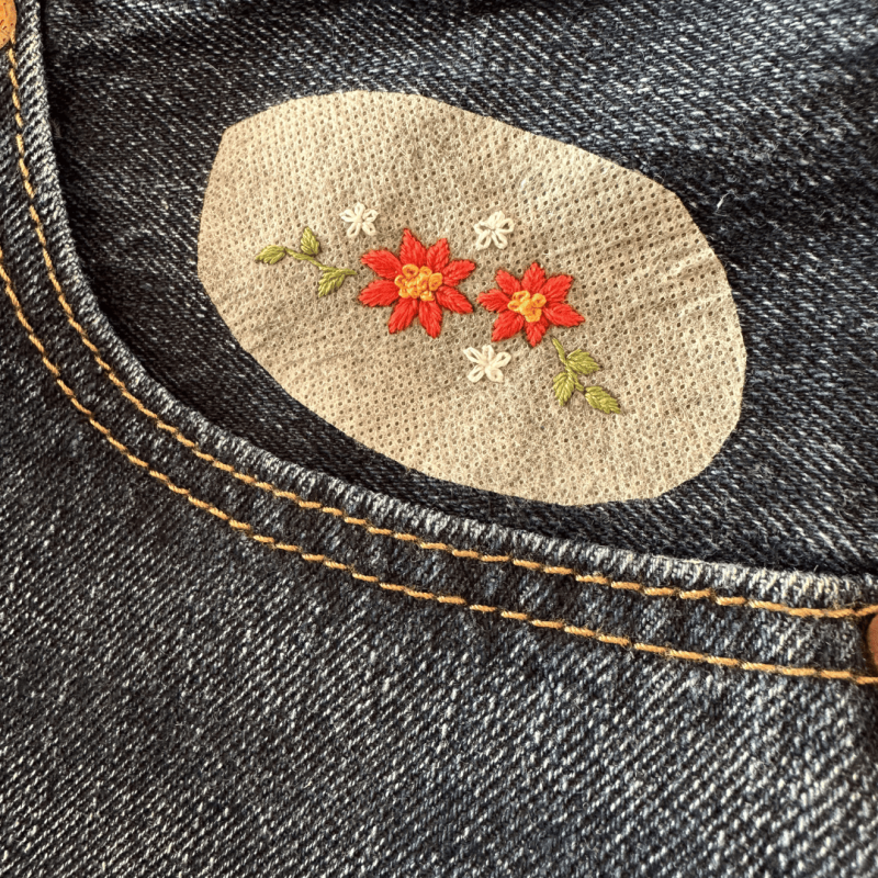 Kit de broderie florale DIY – motifs de fleurs à broder sur jean et vêtements