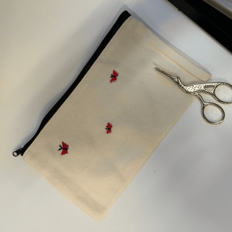 Atelier Broderie Débutant à Asnières - Trousse Fleurie à Broder