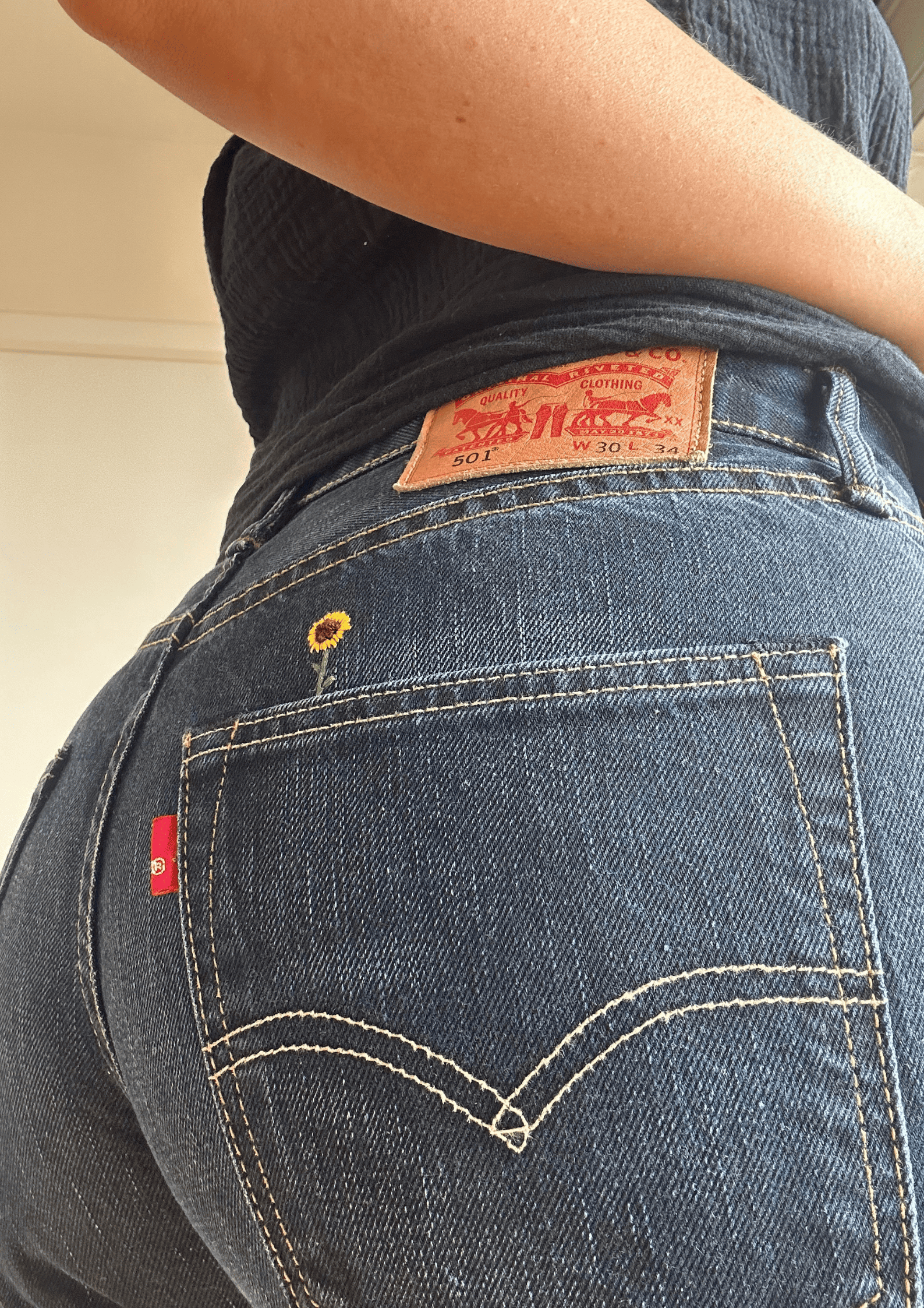Jean Levis brodé sur mesure Alobélise Créations